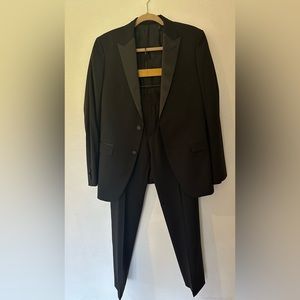 Theory black silk detail pant suit black tie 38R/30